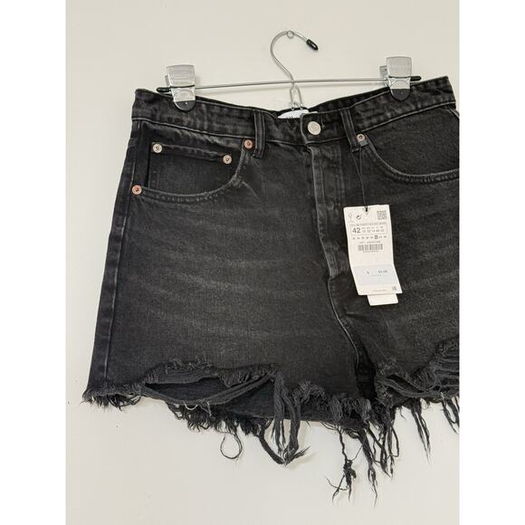 NWT Zara Women's Black High Waisted Frayed Hem Cut Off Denim Shorts Size 10 - Picture 3 of 13